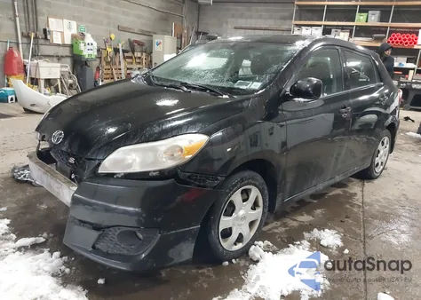 2010 Toyota Matrix S z USA, uszkodzony, nr VIN 2T1LE4EE1AC018475